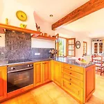 Pou Nou Villa *